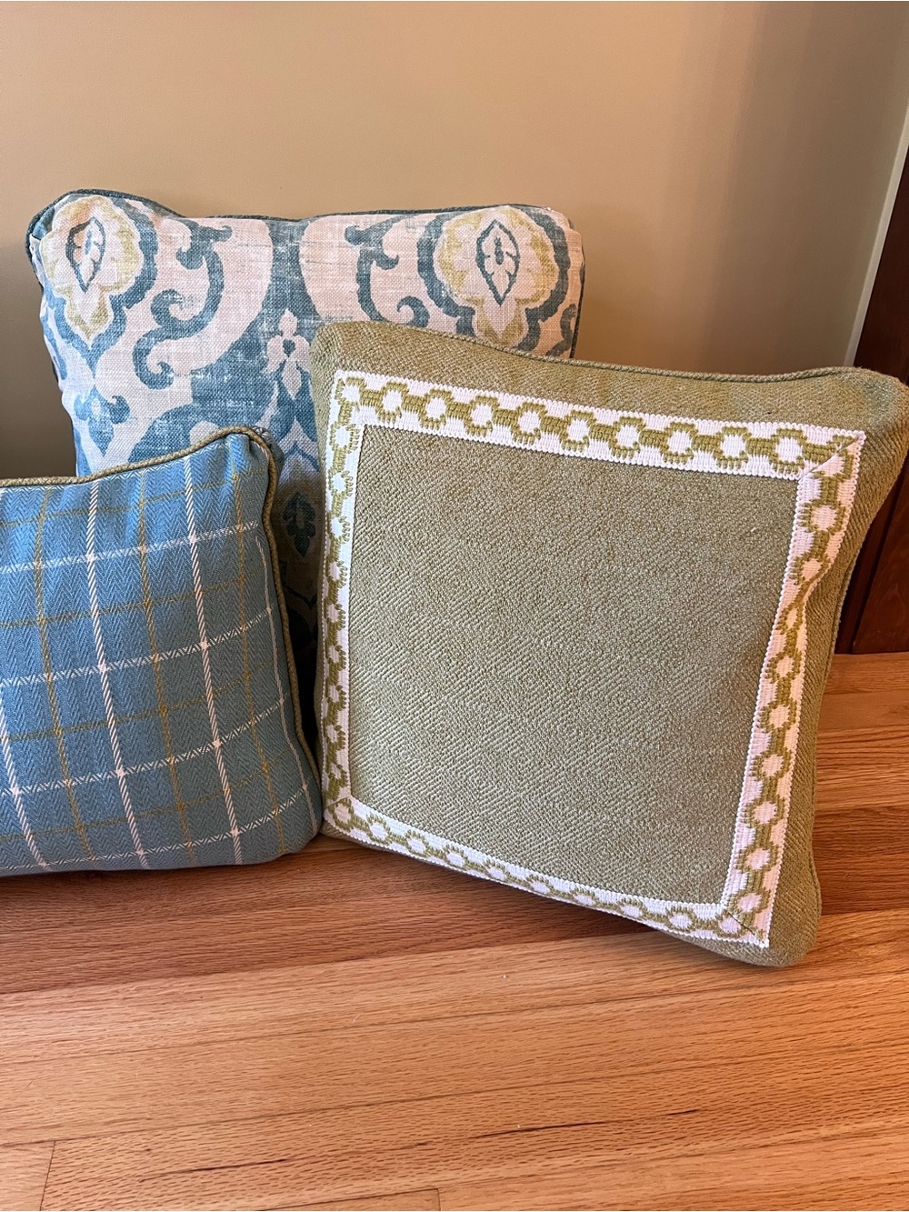 Accent Pillows - Picture 3 of 5